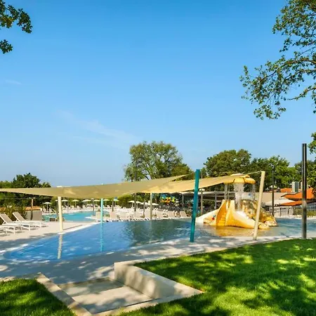 بيت للعطل Aminess Maravea Camping *