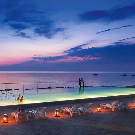 Aminess Maravea Homes בית נופש *